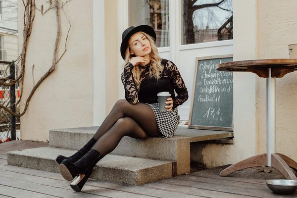 What's the Best Way to Style a Pencil Skirt for a Modern Look?