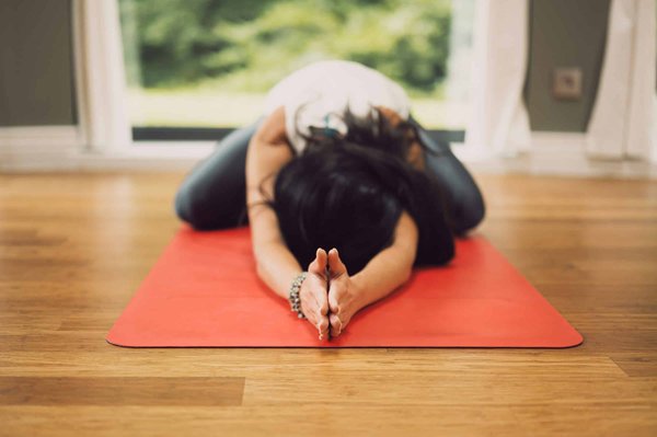 How to Choose the Right Type of Yoga Mat for Your Practice?